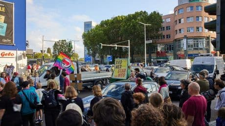 Berlin-Treptow: Hunderte protestieren gegen neuen A100-Abschnitt