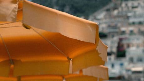 L'obiettivo è dipingerci più poveri e più volgari