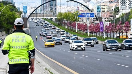 Ankara'da bayram süresince yaklaşık  21 bin polis görev yapacak