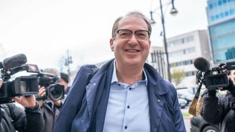 +++ Bundestagswahl +++: Dobrindt will Asylpolitik „vom Kopf auf Füße stellen“