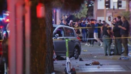 Los Angeles'ta araç kalabalığa daldı: 20 kişi yaralandı 10 kişinin durumu ağır