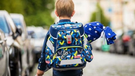 Geldanlage : Aktiendepot für die Schultüte? Das zählt beim ersten Kinder-Depot