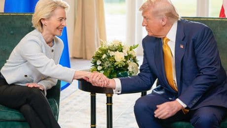Bruselas propone rebajar a cero los aranceles a los productos industriales de EEUU como exige Trump