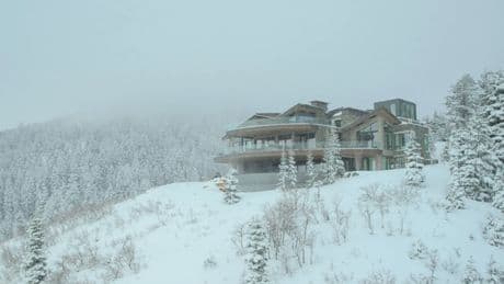 Pourquoi ce chalet de l’Utah était l’écrin parfait pour le film “Mountainhead”