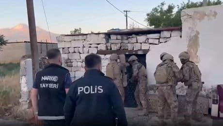 Kayseri'de uyuşturucu operasyonu: 33 adrese baskın, 17 gözaltı