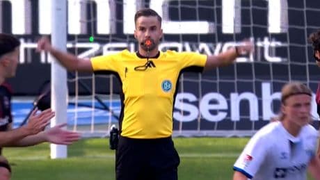 Kuriose Szene in 2. Liga - Mega-Jubel schon VOR dem VAR-Urteil