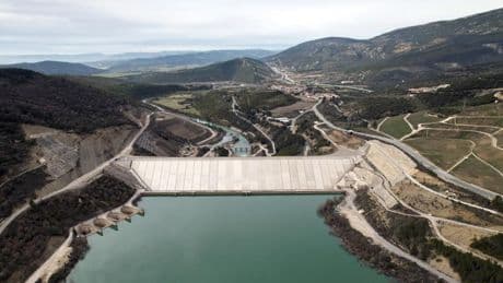 El embalse interminable: 47 millones más para asegurar la ladera de Yesa