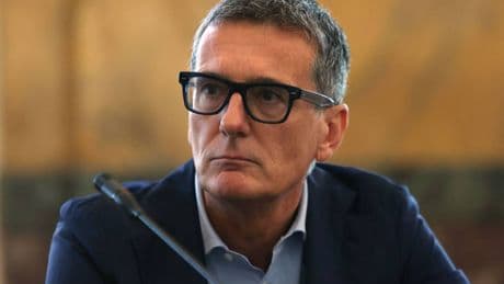 Essilux fa shopping con le lenti coreane