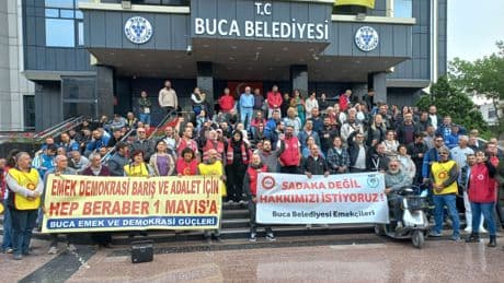 Buca Belediyesi işçilerinin alacakları için başlattıkları eylem sürüyor