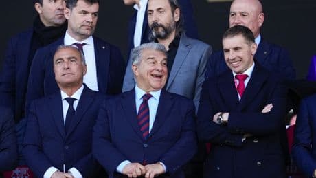 El fútbol maquilla el mandato de Laporta: tres títulos frente al caso Negreira, las obras del Camp Nou, la inscripción de Olmo...