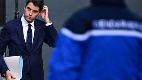La surenchère antivoile de Gabriel Attal crispe sa famille politique