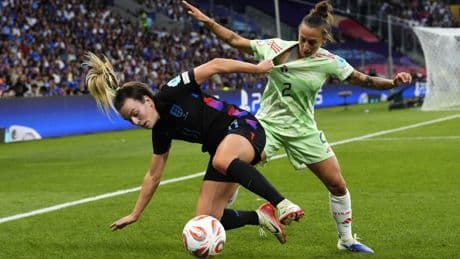 <a href="https://www.skysports.com/football/england-women-vs-italy-women/live/524056" target="_blank">England v Italy | Women's Euros semi-final latest</a>