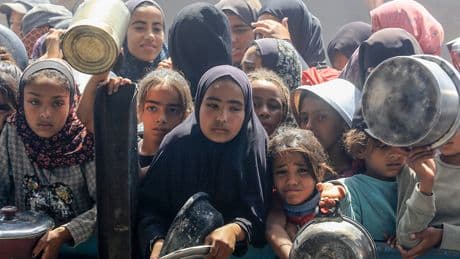 İşgalci İsrail ordusu yardım girişlerine engel oluyor! Gazzeli çocuklar ölüm tehlikesiyle karşı karşıya
