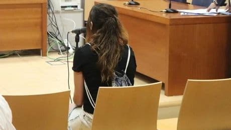 Niega que intentara asesinar a su bebé quemando su cuna y alega que solo quería «fastidiar» a su hermano