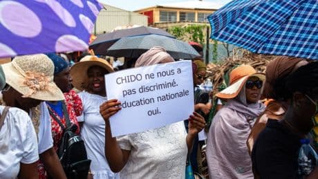 Rentrée scolaire : à Mayotte, des journées de 1 h 45, des classes manquantes et des parents excédés