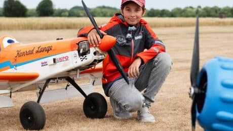Elfjähriger Modellflieger: »Sobald meine Maschine in der Luft ist, vergesse ich die Aufregung«
