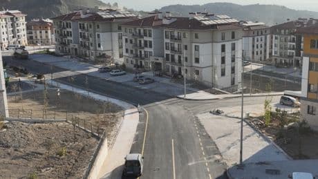 Deprem konutları için 36 milyar liralık yol yatırımı