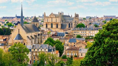Finances locales : les départements et régions dépensent et s’endettent toujours plus