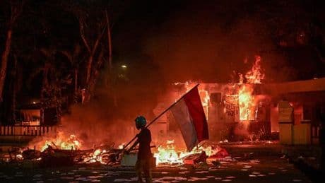Proteste in Indonesien: Tote, Verletzte und Plünderungen