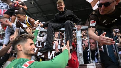 Saisonfinale im Fußball: Verlieren und dann feiern – das muss man sich halt leisten können