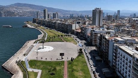 İzmir'de görülmemiş manzara