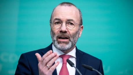 Automobil: EVP-Chef Weber verspricht die Abkehr von Verbrenner-Aus