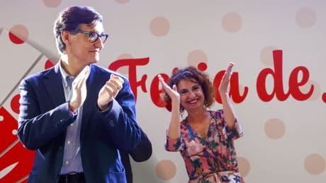 PSC y ERC aprueban la creación de un &quot;cuerpo diplomático&quot; de la Generalidad: &quot;Y al que le moleste, que se rasque&quot;