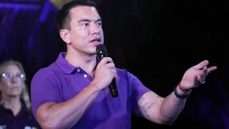 Daniel Noboa también saca la motosierra en Ecuador: elimina seis ministerios y 5.000 puestos de trabajo