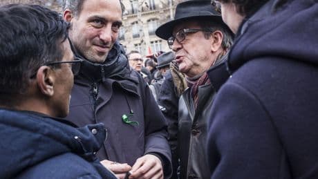 Entre Raphaël Glucksmann et Jean-Luc Mélenchon, le match qui vient à gauche