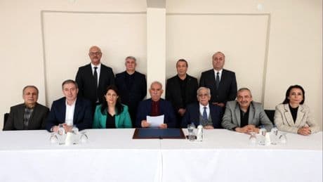 Teröristbaşı gelemedi vekiller ona gidecek