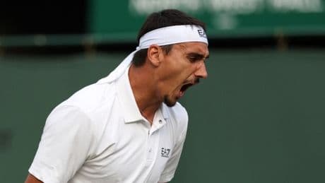 Sonego, l'esaltazione della lotta: la Maratona di Lorenzo il Toro, &quot;Sotto la curva&quot; a Wimbledon