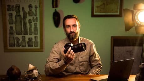 Aníbal Bueno, científico y explorador español: “En la tribu de los Ndani las mujeres se amputan un dedo cuando un hombre de su familia fallece como símbolo de pérdida de un miembro de la comunidad”