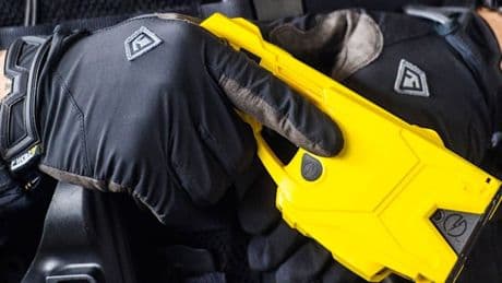 Bundesregierung beschließt flächendeckenden Taser-Einsatz für Bundespolizisten