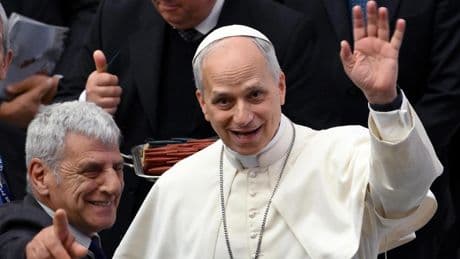 Zelensky sente Papa Leone XIV e lo invita a Kiev. Il Pontefice ai giornalisti: disarmiamo le parole