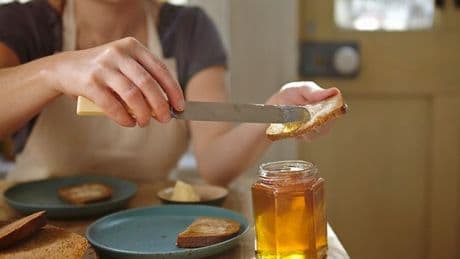 Nutritionist says how long you should wait to eat breakfast after waking up