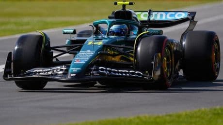 Russell sorprende con la pole y Alonso brilla