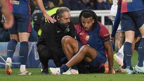 Koundé se retira lesionado