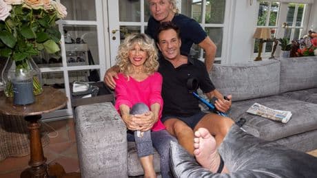 Gerard Joling, Hans Klok én Bonnie St. Claire in de lappenmand: Geer richt veldhospitaal in voor gewonde sterren