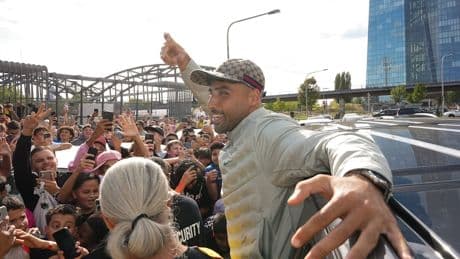 Ex-Hertha-Liebling - Jindaoui auf Autodach gefeiert wie ein Popstar