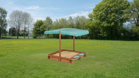 Großer Spielspaß für die Kleinen: Dieser Sandkasten mit Dach ist bei Aldi momentan günstig