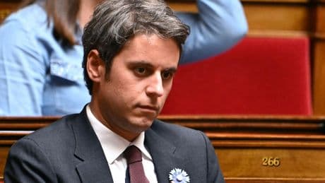 Renaissance souhaite interdire le voile pour les mineures de moins de 15 ans dans l’espace public
