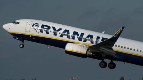 "Inacceptable que l'Europe reste les bras croisées": Ryanair appelle l'UE à "agir d'urgence" contre les contrôleurs aériens français