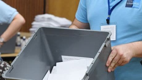 Party leaders campaign in Hamilton ahead of Holyrood by-election