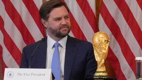 „Jeder ist willkommen, aber …“, – J.D. Vance droht Besuchern der Fußball-WM