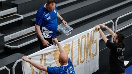 Limburg Lions bijten bij afscheid van emotie op hun lip – bruisend handbalhart van Nederland is niet meer