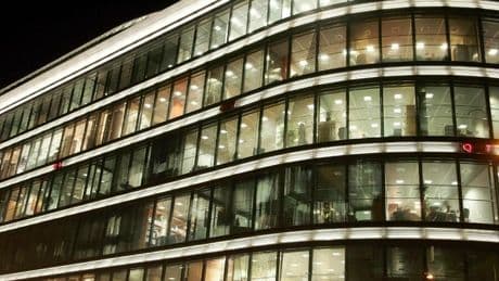 Gewerbeimmobilien: Banken könnten 50 Milliarden Euro an Krediten fällig stellen – Experte sieht „Geld zur Genüge im Markt“