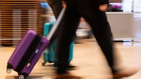 Billig-Airlines: Verbraucherschützer wollen gegen Handgepäck-Gebühr vorgehen