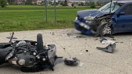 Otomobille motosiklet çarpıştı: 2’si ağır 6 yaralı