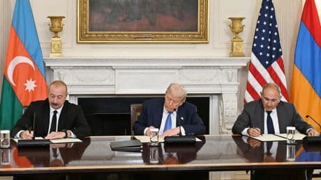 İran'dan Ermenistan-Azerbaycan anlaşmasına 'transit koridor' itirazı