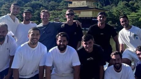 La plantilla del Barça aprovecha su día libre para hacer turismo por Japón